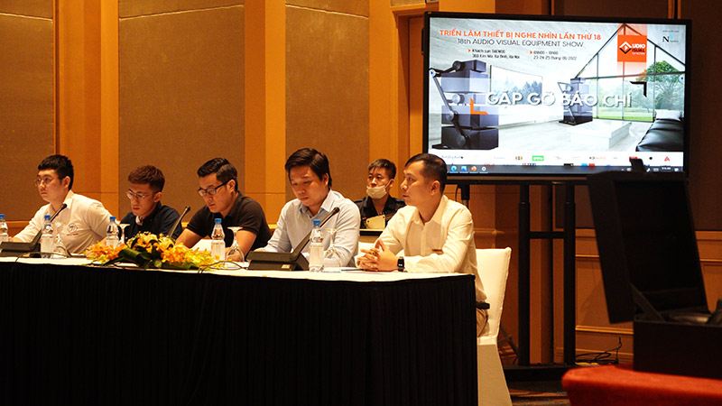 HDRadio tham dự họp báo triển lãm thiết bị nghe nhìn lầm thứ 18