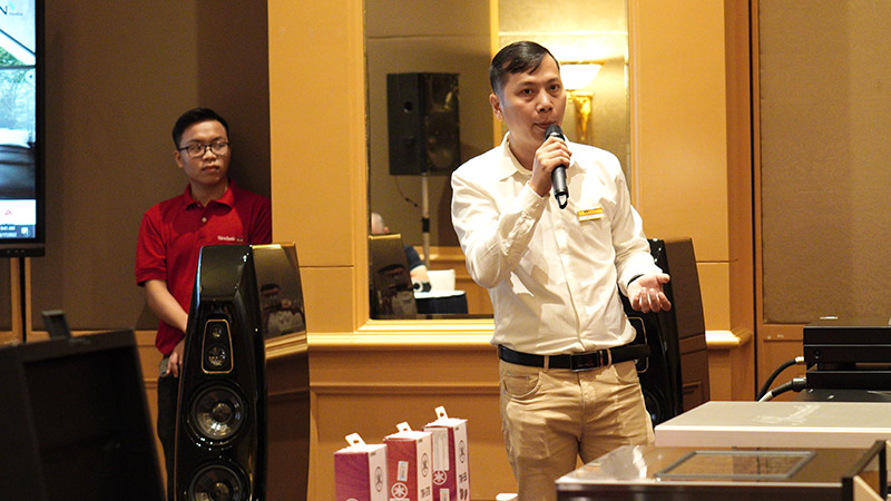 HDRadio tham dự họp báo triển lãm thiết bị nghe nhìn lầm thứ 18