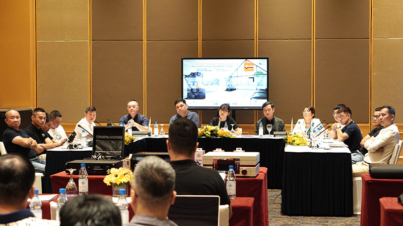 HDRadio tham dự họp báo triển lãm thiết bị nghe nhìn lầm thứ 18