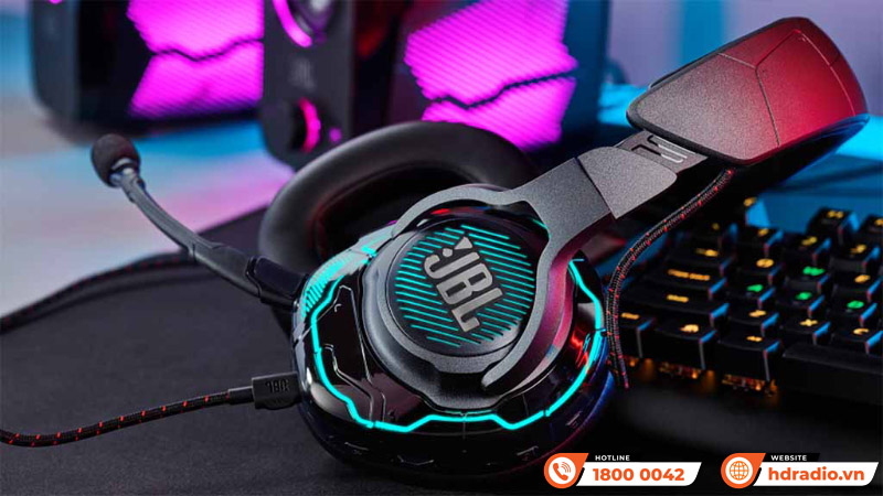 JBL ra mắt bộ ba tai nghe gaming Quantum 950, 650 và 250