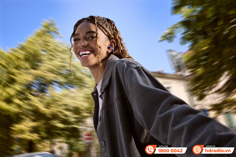 JBL ra mắt tai nghe mới mang tên Soundgear Clips