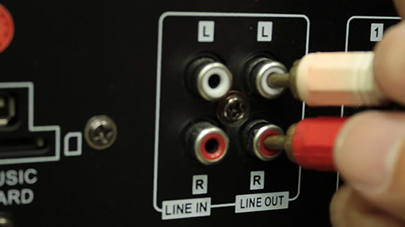 Line out là gì? Line in là gì?