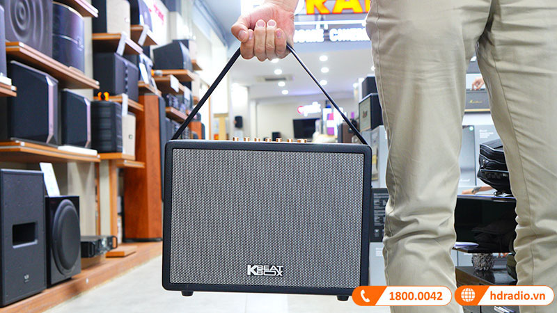 mang loa lên máy bay