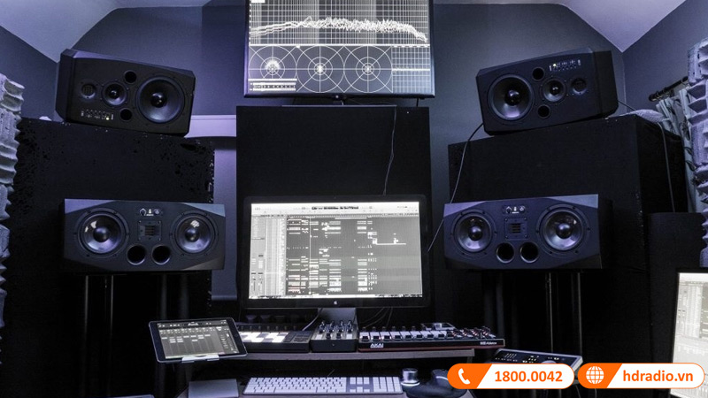 loa monitor là gì? 7 điều bạn cần biết về loa