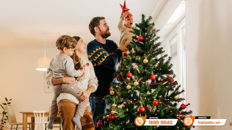 Dựng cây thông Noel