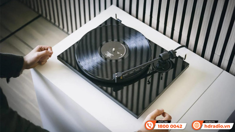 Pro-Ject trình làng mâm đĩa than mang tên E1.2