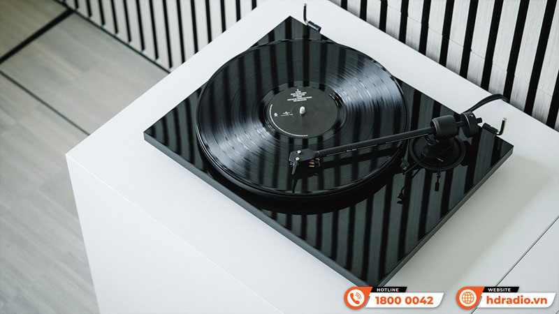 Pro-Ject trình làng mâm đĩa than mang tên E1.2