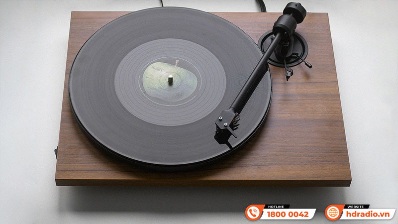 Pro-Ject trình làng mâm đĩa than mang tên E1.2