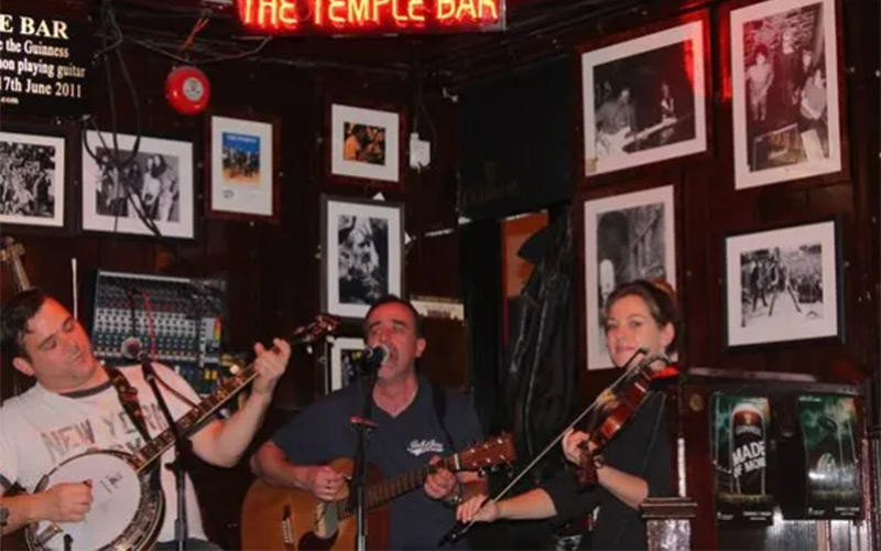 Pub là gì? Pub và Bar khác nhau như thế nào?