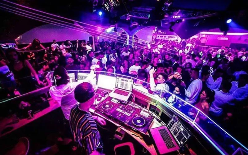 Pub là gì? Pub và Bar khác nhau như thế nào?