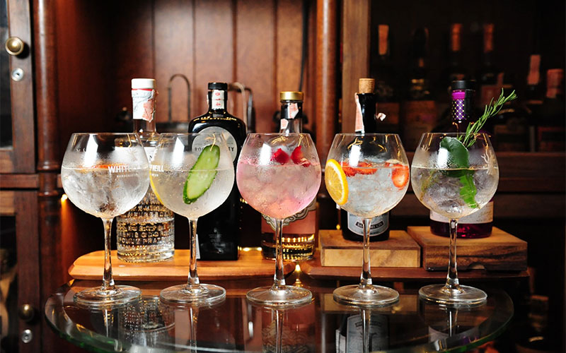 Pub là gì? Pub và Bar khác nhau như thế nào?