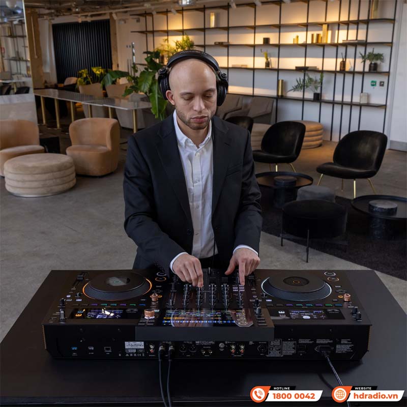 Top 5 Bàn DJ Đắt Nhất Thế Giới Năm 2025