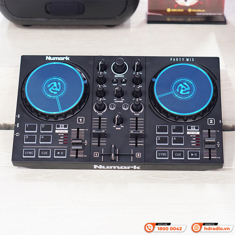 Bàn DJ Numark Party Mix II