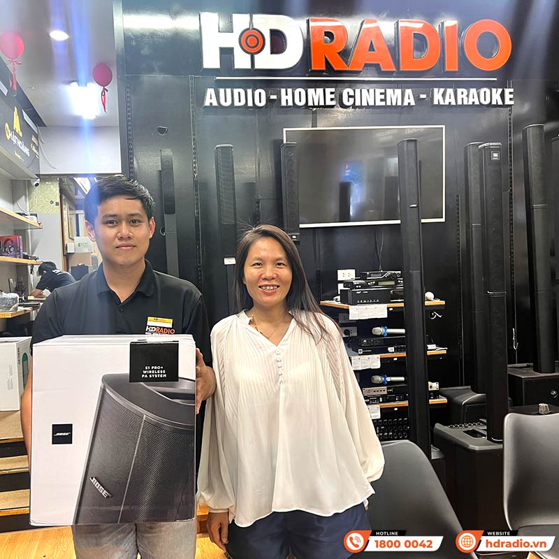 Khách hàng mua sắm Loa Bose chính hãng tại HDRadio