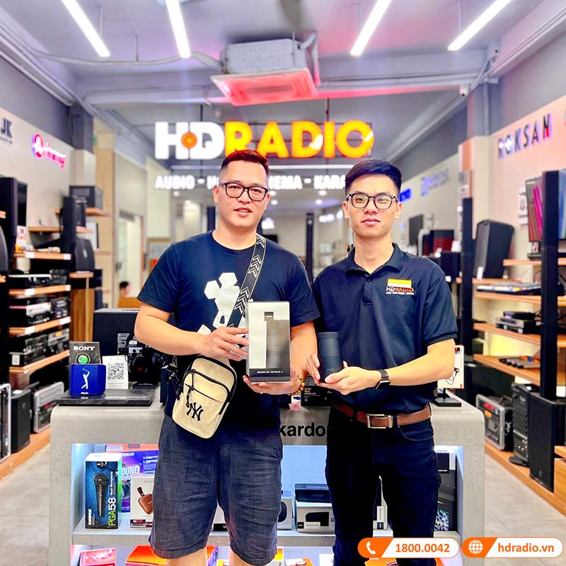 Khách hàng mua sắm Loa Bose chính hãng tại HDRadio