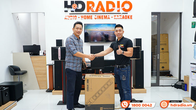 hình ảnh thực tế khách hàng mua sản phẩm Loa Electro-Voice chính hãng tại HDRadio