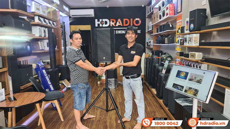 hình ảnh thực tế khách hàng mua sản phẩm Loa Electro-Voice chính hãng tại HDRadio