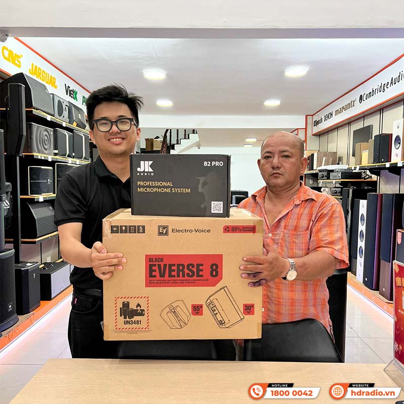 hình ảnh thực tế khách hàng mua sản phẩm Loa Electro-Voice chính hãng tại HDRadio