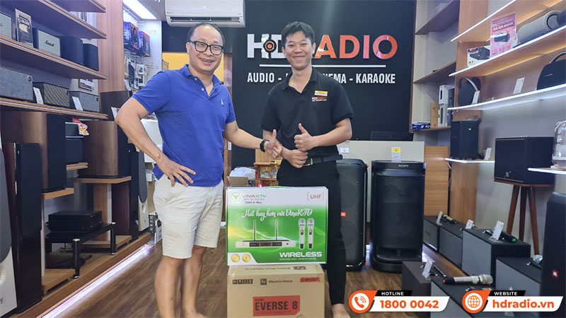 hình ảnh thực tế khách hàng mua sản phẩm Loa Electro-Voice chính hãng tại HDRadio