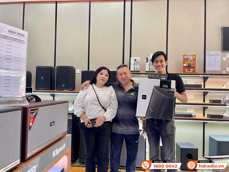 hình ảnh thực tế khách hàng mua sản phẩm Loa Bose chính hãng tại HDRadio
