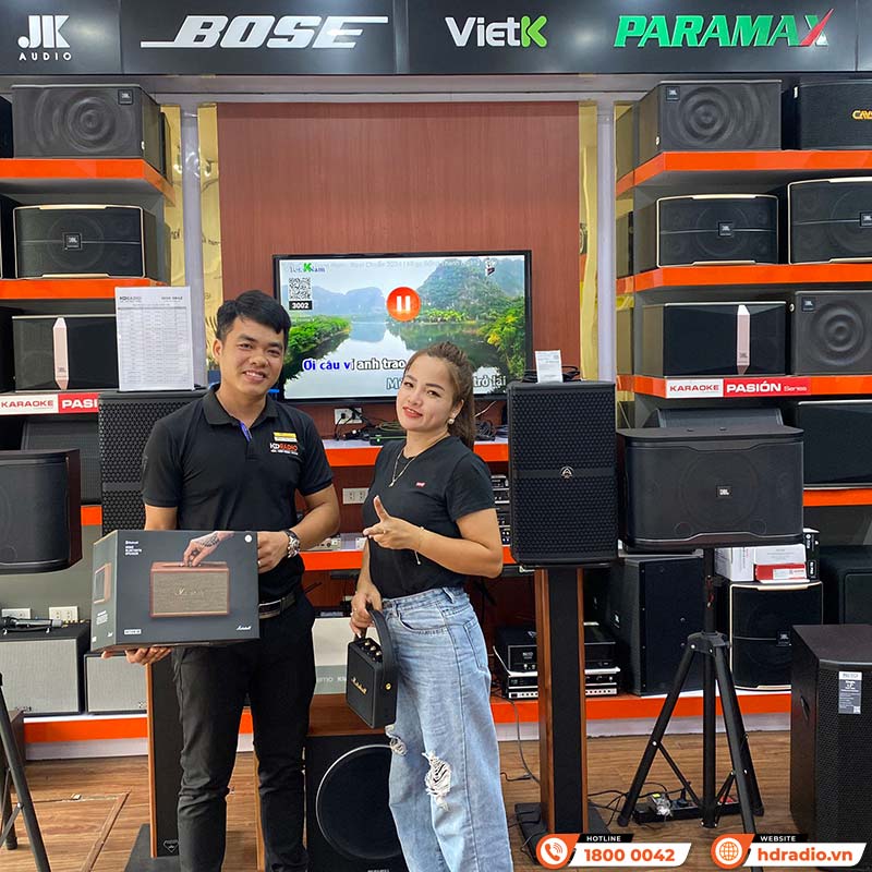 Khách hàng mua sắm Loa Marshall chính hãng ASH tại HDRadio