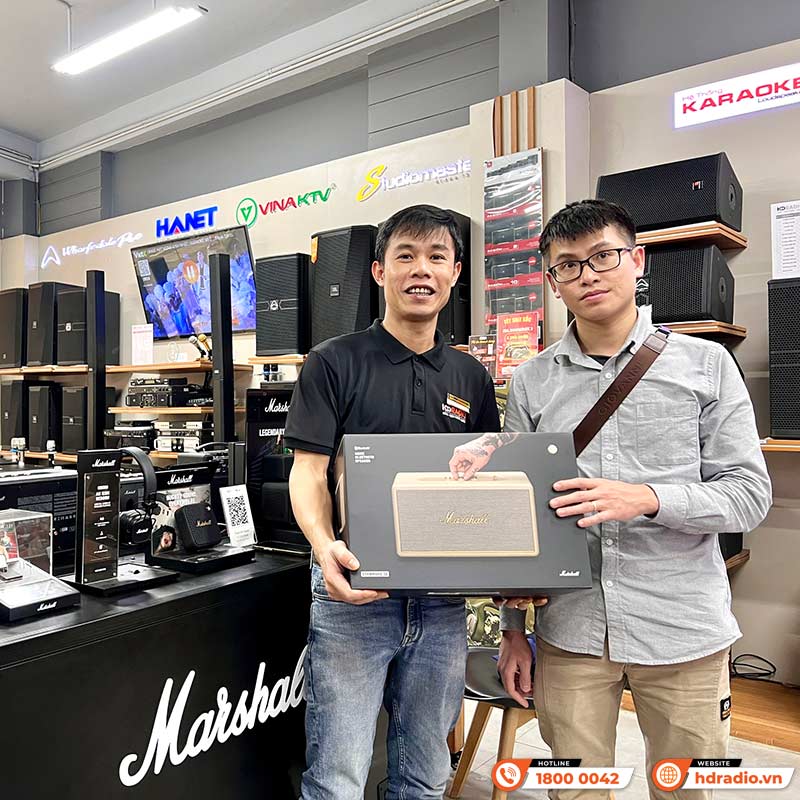 Khách hàng mua sắm Loa Marshall chính hãng ASH tại HDRadio