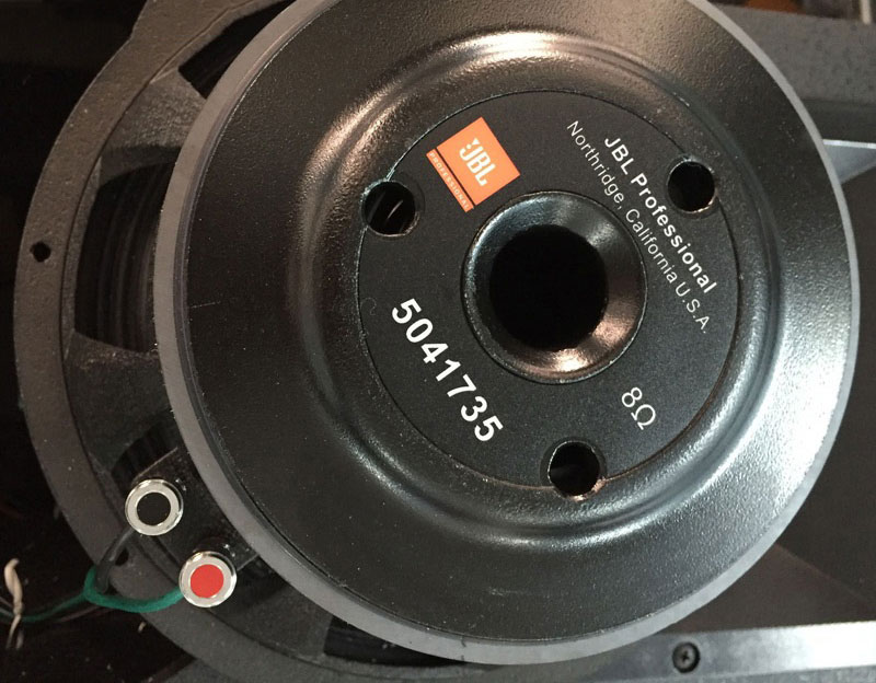 cach-phan-biet-loa-jbl-xin-1