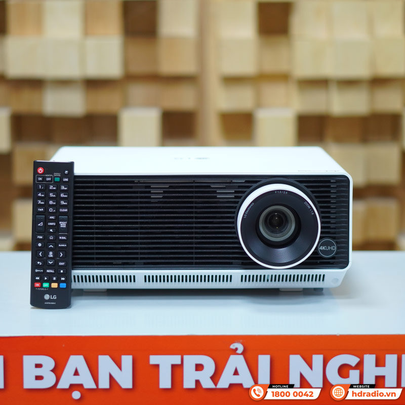 Máy chiếu 4K LG BU50RG