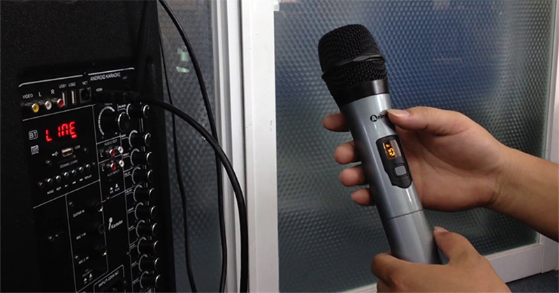 Micro nhanh het pin Micro nhanh het pin