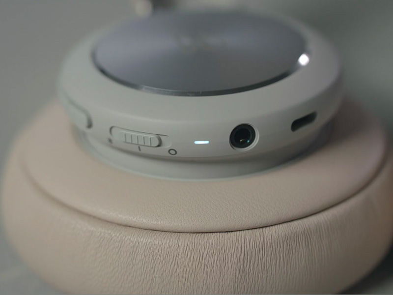 Ung dung Bang & Olufsen cho tai nghe