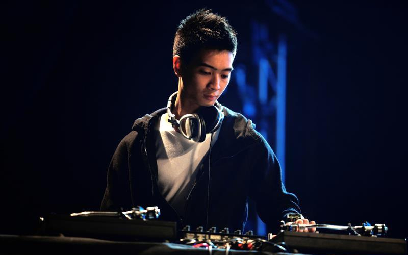 Tai nghe DJ chuyen nghiep can phai co