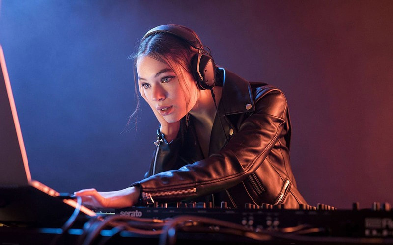 Tai nghe DJ chuyen nghiep can phai co