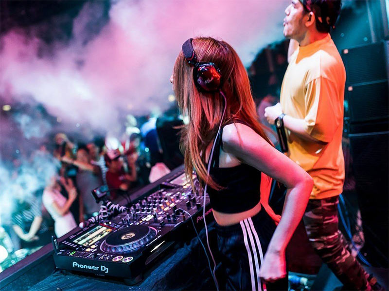 Tai nghe DJ chuyen nghiep can phai co