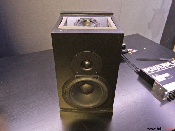 Nguyên mẫu loa Atmos-enabled